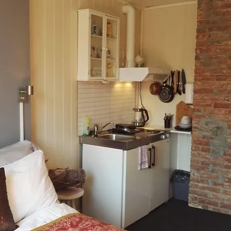 Bed & Waffles, 2*