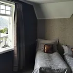 Bed & Waffles, Πανσιόν 2*